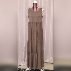 Sleeveless Scoop neck Tiered Jersey Relaxed Dress Brown / Camel Medium Zenana